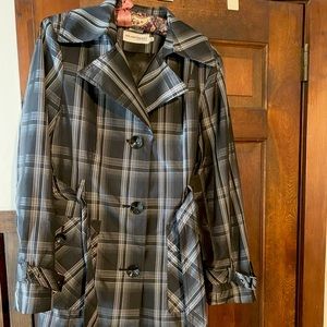 coat black and white